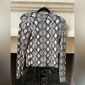 Snake skin, long sleeve top